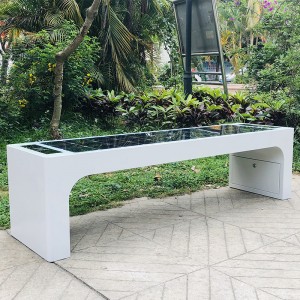 Солнечная скамейка в парке Smart City Green Product